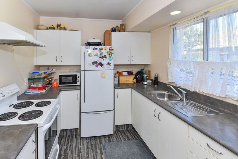 Photo of property in 18 Frank Bunce Grove, Flat Bush, Auckland, 2019
