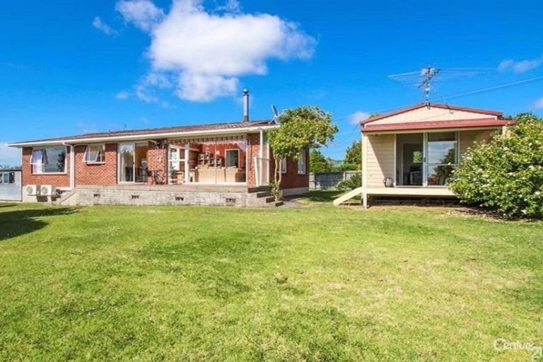 Photo of property in 44 Coniston Avenue, Te Atatu South, Auckland, 0610