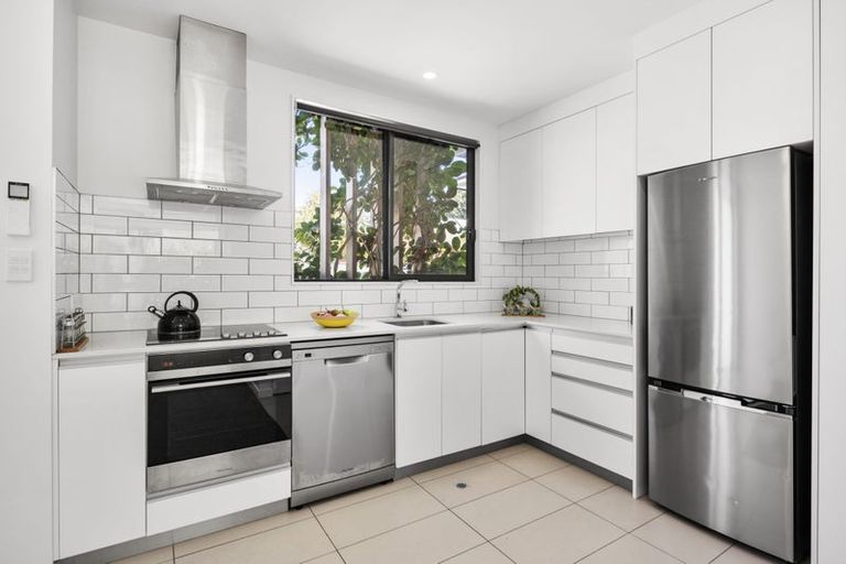Photo of property in 74u5 Derwent Street, Island Bay, Wellington, 6023
