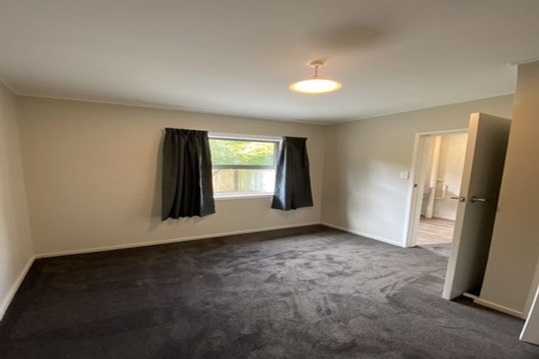 Photo of property in 21f9 Collins Avenue, Tawa, Wellington, 5028