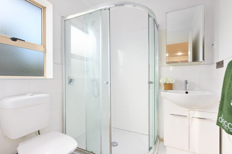 Photo of property in 17 Gendo Avenue, Henderson, Auckland, 0612