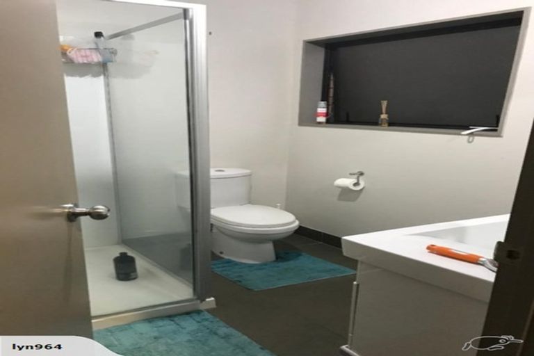 Photo of property in 17b Scotstoun Place, Glen Eden, Auckland, 0602