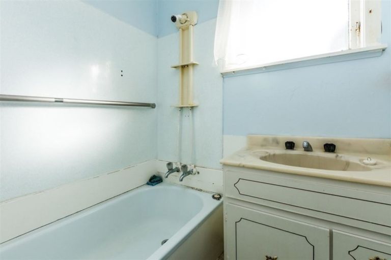 Photo of property in 11 Somerset Crescent, Highbury, Palmerston North, 4412