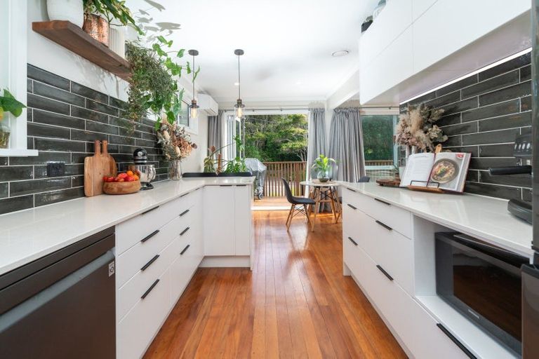 Photo of property in 24 Mahoe Street, Tawa, Wellington, 5028