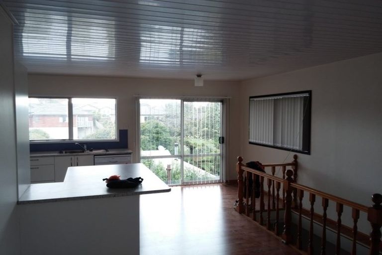 Photo of property in 28 Katrina Place, Massey, Auckland, 0614