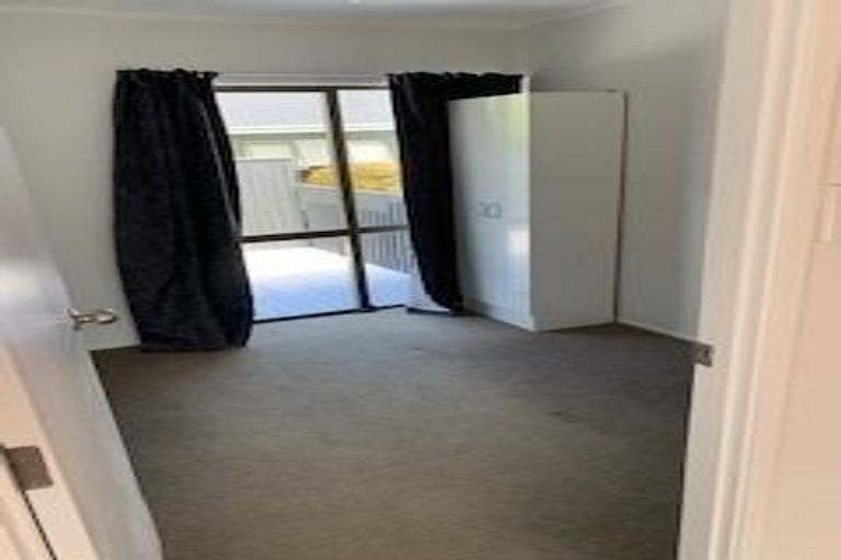 Photo of property in 1/50 Edgeworth Road, Glenfield, Auckland, 0629