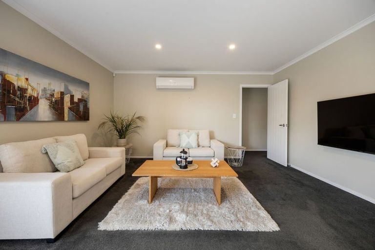Photo of property in 16 Derwent Place, Flagstaff, Hamilton, 3210