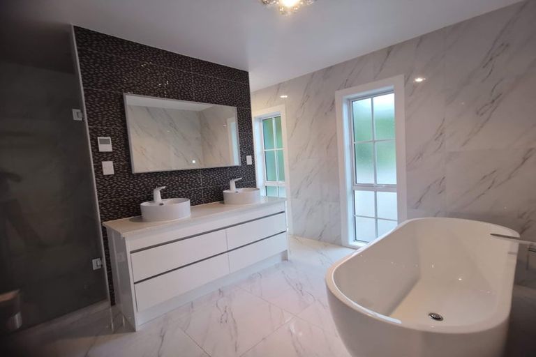 Photo of property in 1004a East Coast Road, Northcross, Auckland, 0630