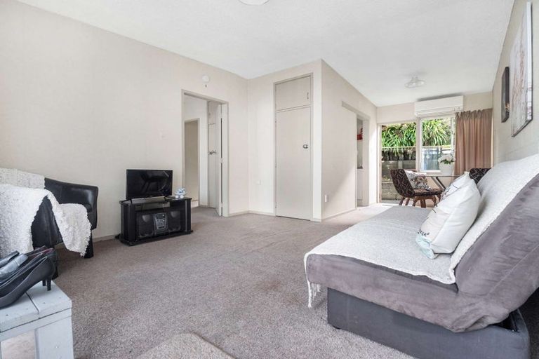 Photo of property in 2/100 River Road, Hamilton East, Hamilton, 3216