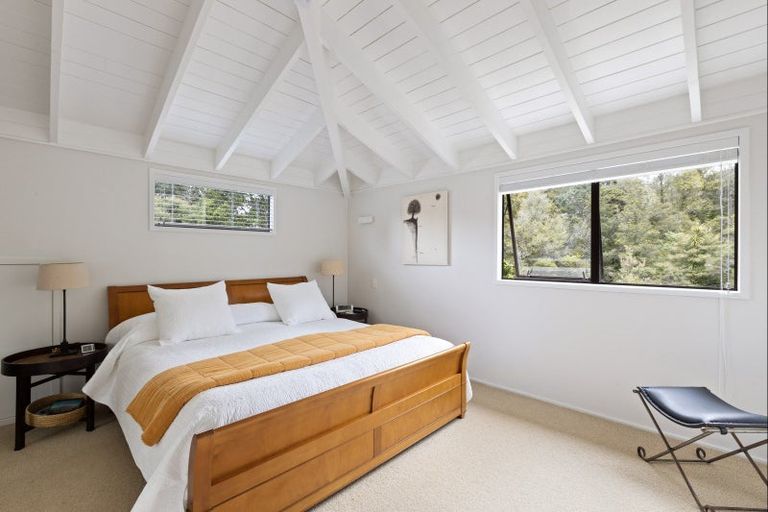 Photo of property in 33 Homewood Place, Chatswood, Auckland, 0626
