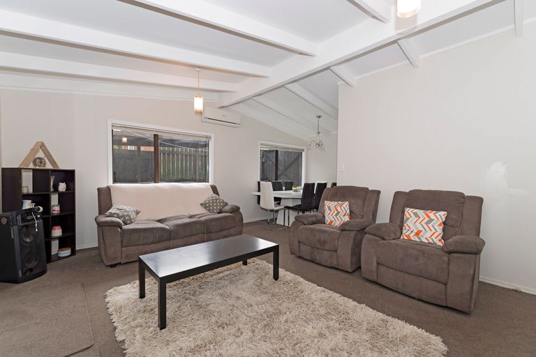 Photo of property in 2/34 Don Buck Road, Massey, Auckland, 0614