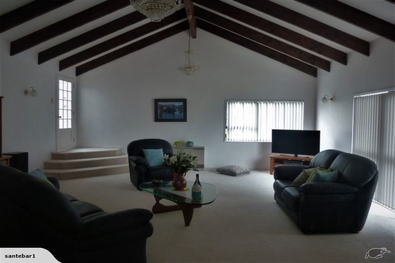 Photo of property in 30 Molyneux Close, Whitby, Porirua, 5024