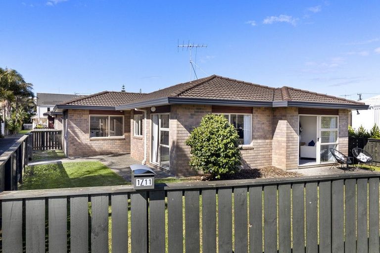 Photo of property in 1/11 Milton Road, Orewa, 0931