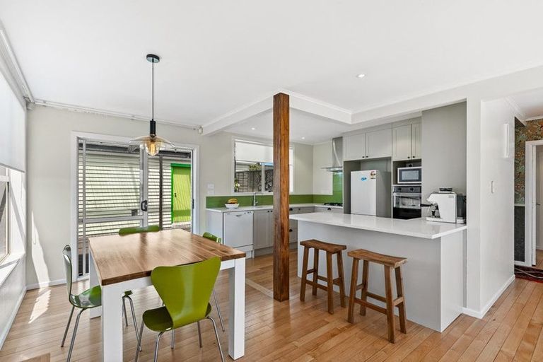 Photo of property in 185 Waimumu Road, Massey, Auckland, 0614