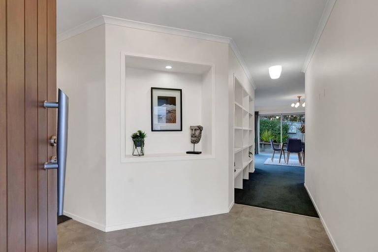 Photo of property in 6 Saint Andrews Parkway, Waiwhakaiho, New Plymouth, 4312
