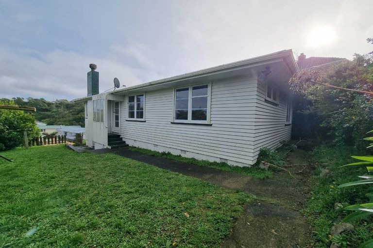 Photo of property in 57 Salford Street, Newlands, Wellington, 6037