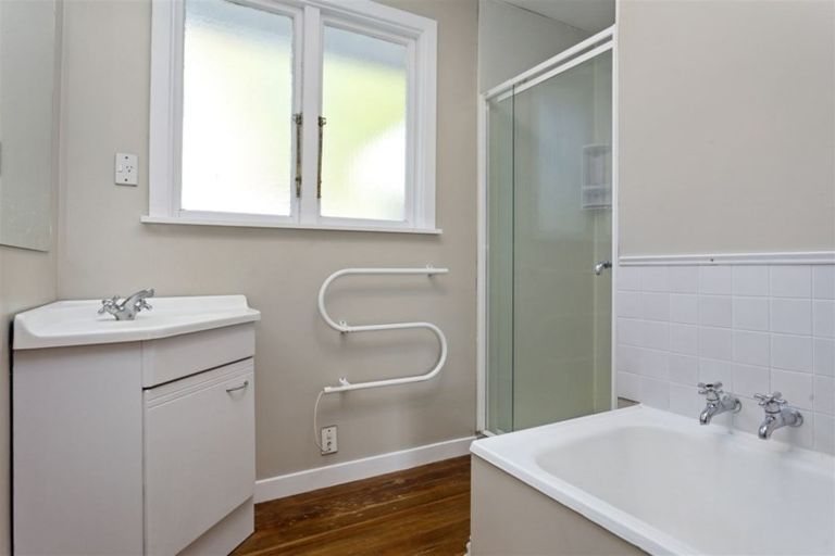Photo of property in 36 Main North Road, Woodend, 7610