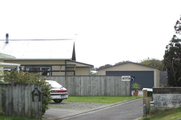 Photo of property in 124 Omata Road, Marfell, New Plymouth, 4310