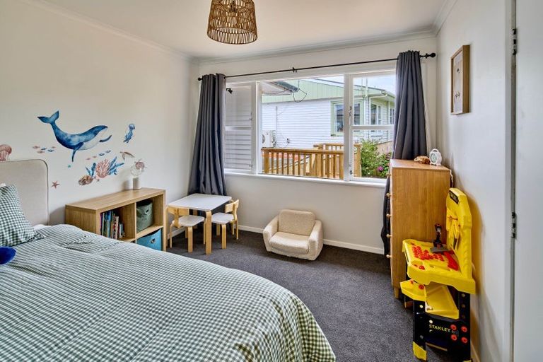 Photo of property in 20 Baylands Drive, Newlands, Wellington, 6037