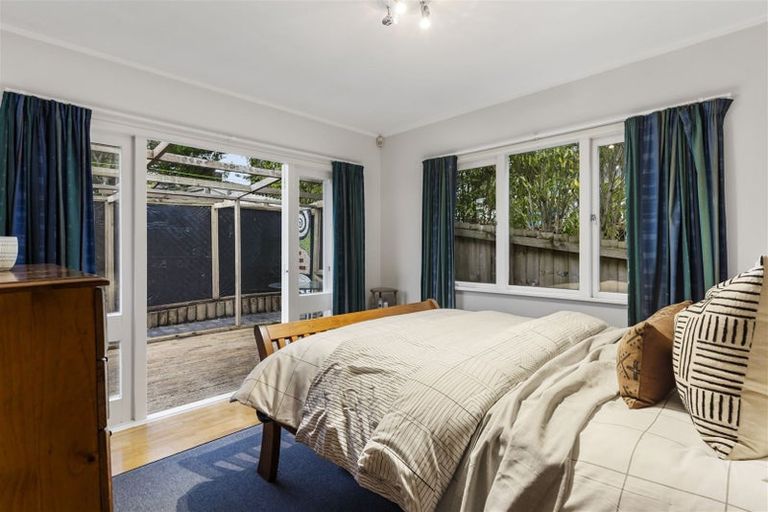 Photo of property in 1/5 Hellyers Street, Birkdale, Auckland, 0626