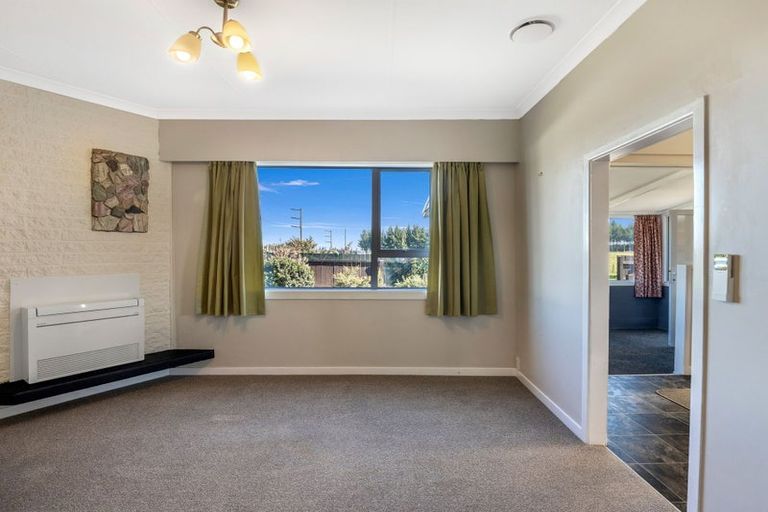 Photo of property in 124 Weraroa Road, Waverley, 4510