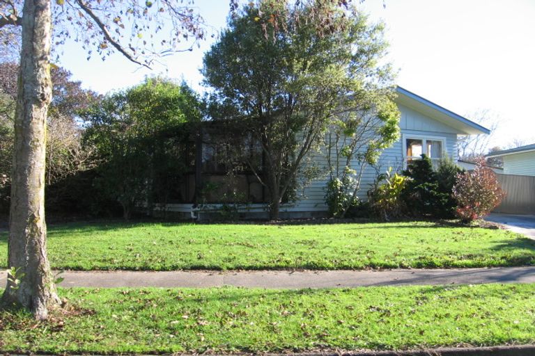 Photo of property in 16 Catlins Crescent, Milson, Palmerston North, 4414