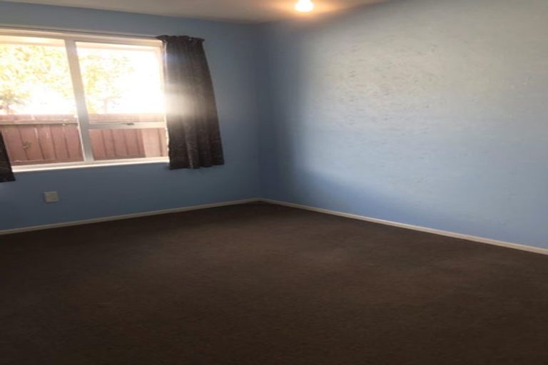 Photo of property in 2/12 Glen Place, Parklands, Christchurch, 8083