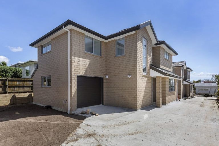 Photo of property in 47a Lynwood Road, New Lynn, Auckland, 0600