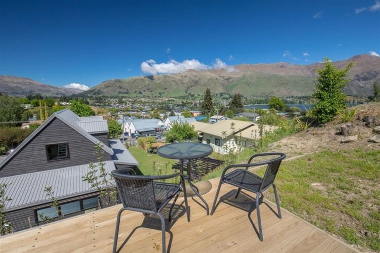 Photo of property in 44 Hedditch Street, Wanaka, 9305