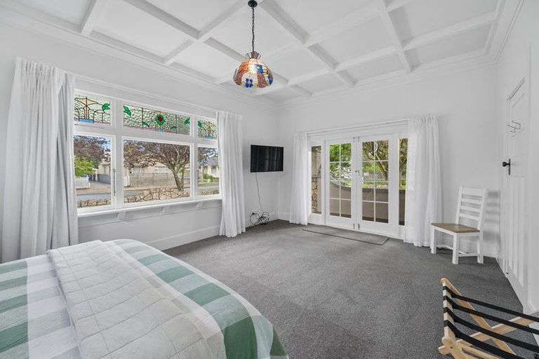 Photo of property in 128 Vigor Brown Street, Napier South, Napier, 4110