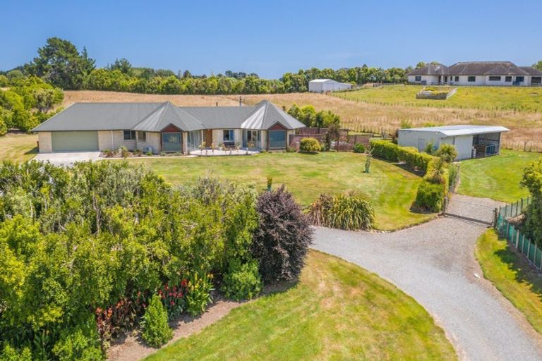 Photo of property in 28 Waipuna Grove, Levin, 5571