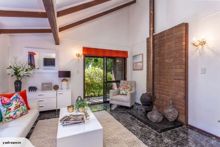 Photo of property in 16 Frank Evans Place, Henderson, Auckland, 0610