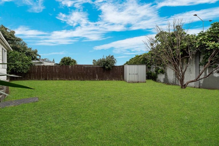 Photo of property in 1/29 Kindergarten Drive, Conifer Grove, Takanini, 2112