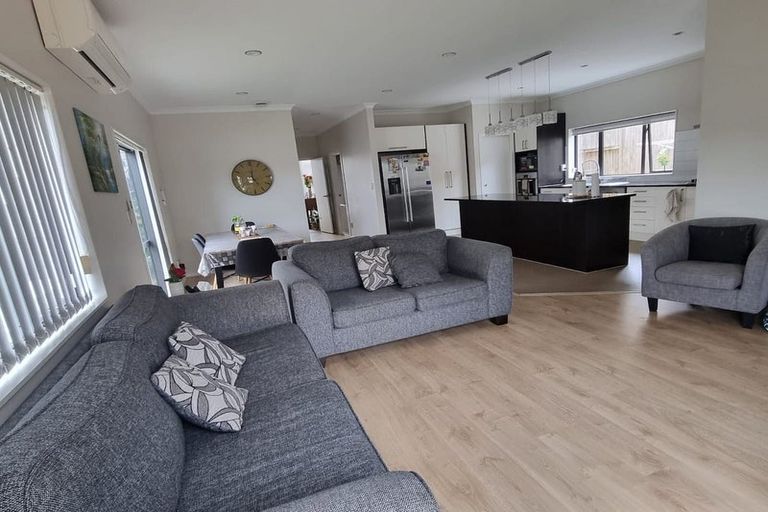 Photo of property in 121 Flat Bush School Road, Flat Bush, Auckland, 2019