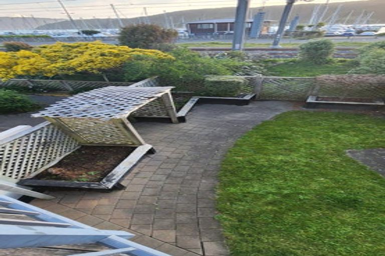 Photo of property in 14 Marina View, Paremata, Porirua, 5026