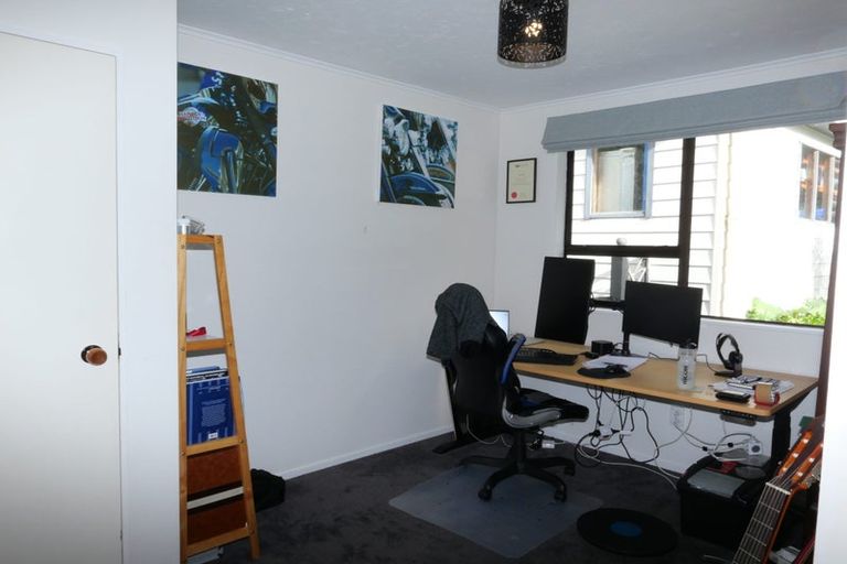 Photo of property in 41 Omapere Street, Whitby, Porirua, 5024