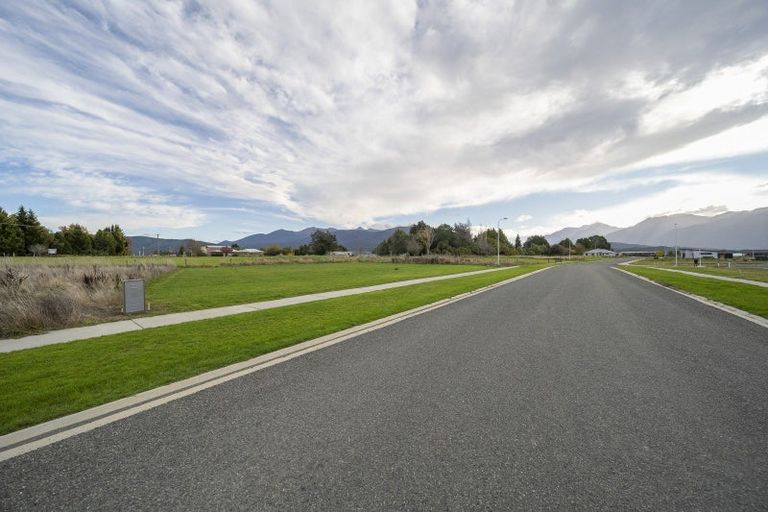 Photo of property in 45 Tukare Loop, Te Anau, 9600