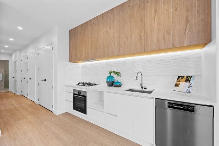 Photo of property in 7b Kotiu Place, Massey, 0614