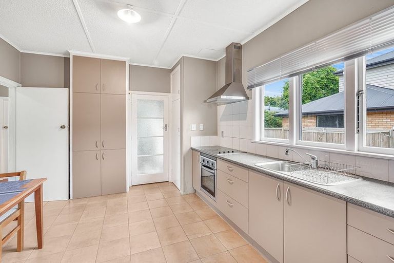 Photo of property in 221 Fox Street, Hamilton East, Hamilton, 3216