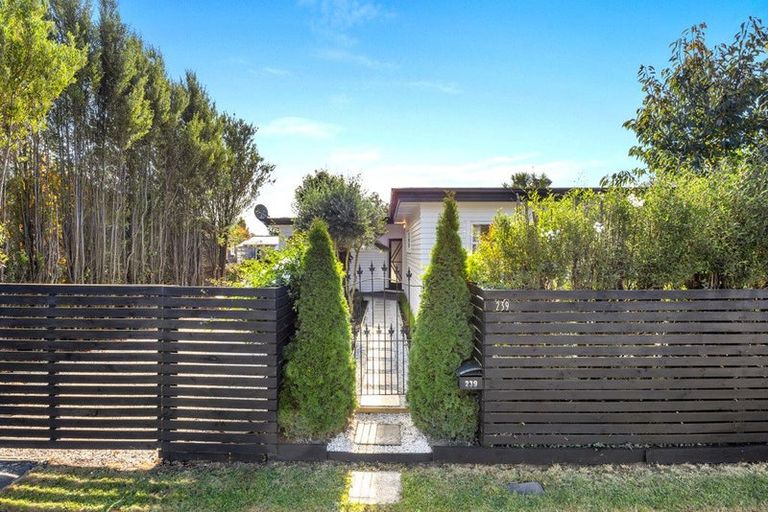 Photo of property in 239 Weston Road, St Albans, Christchurch, 8052
