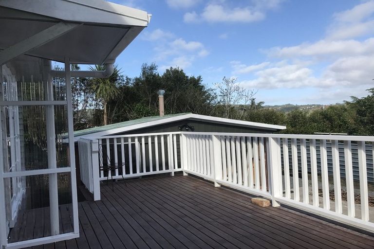 Photo of property in 48 Savoy Road, Glen Eden, Auckland, 0602