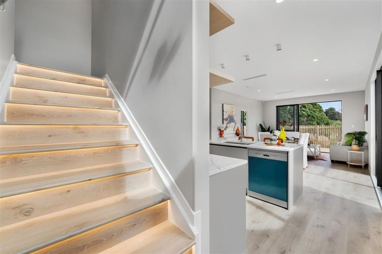 Photo of property in 34 Whakairo Crescent, Gulf Harbour, Whangaparaoa, 0930