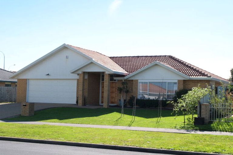 Photo of property in 61 Tarnica Road, Northpark, Auckland, 2013
