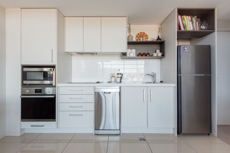 Photo of property in Nouvo Apartments, 5f/21 Rugby Street, Mount Cook, Wellington, 6021