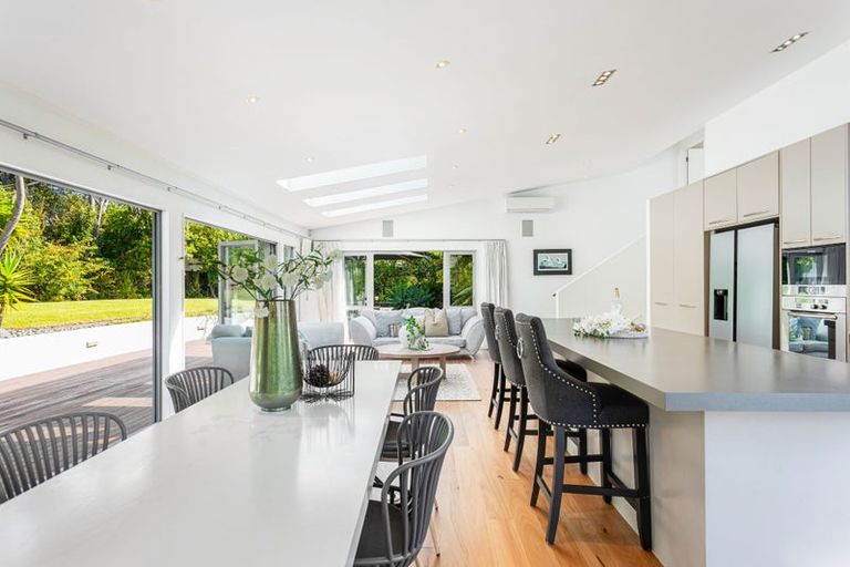 Photo of property in 40 Kittiwake Drive, Schnapper Rock, Auckland, 0632