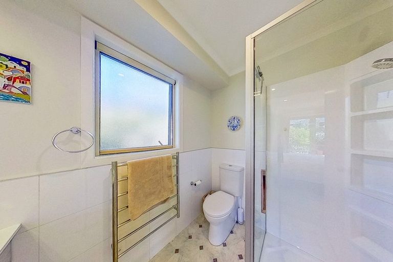 Photo of property in 82 Waipunahau Road, Waikanae, 5036