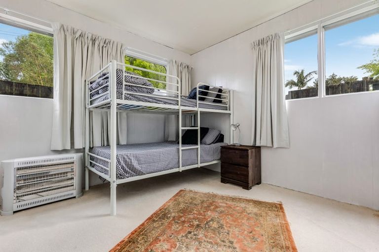 Photo of property in 11 Bays Road, Orere Point, Papakura, 2585