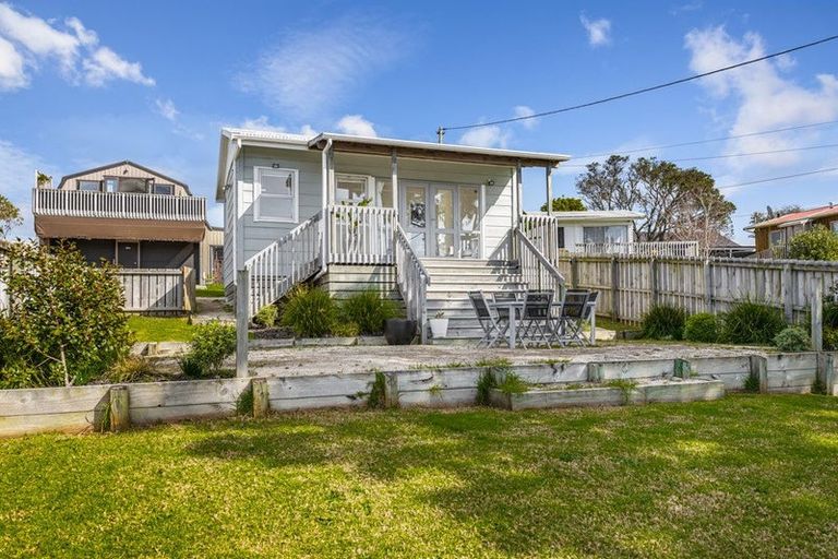 Photo of property in 12a Matai Road, Stanmore Bay, Whangaparaoa, 0932
