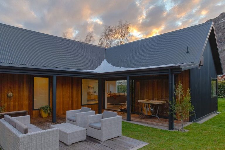 Photo of property in 7 Flynn Lane, Arrowtown, 9302
