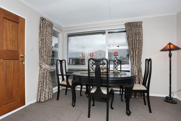 Photo of property in 10 Rainforth Street, Roslyn, Palmerston North, 4414